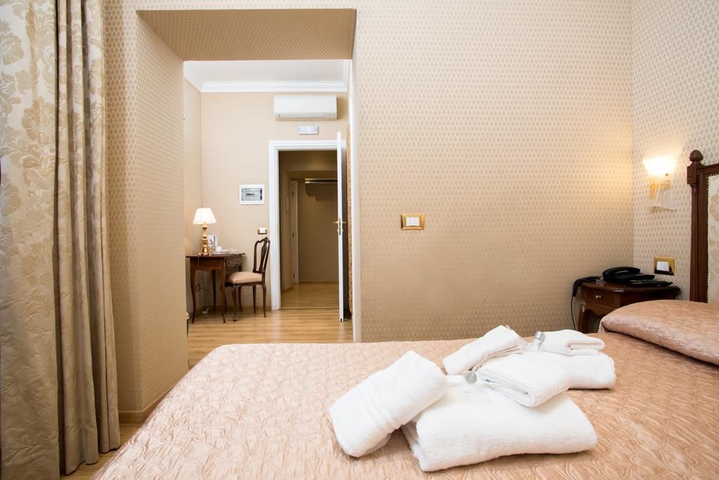 Trevi Luxury Rooms, Rome